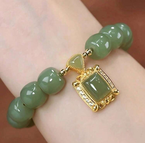 Jade beaded bracelet