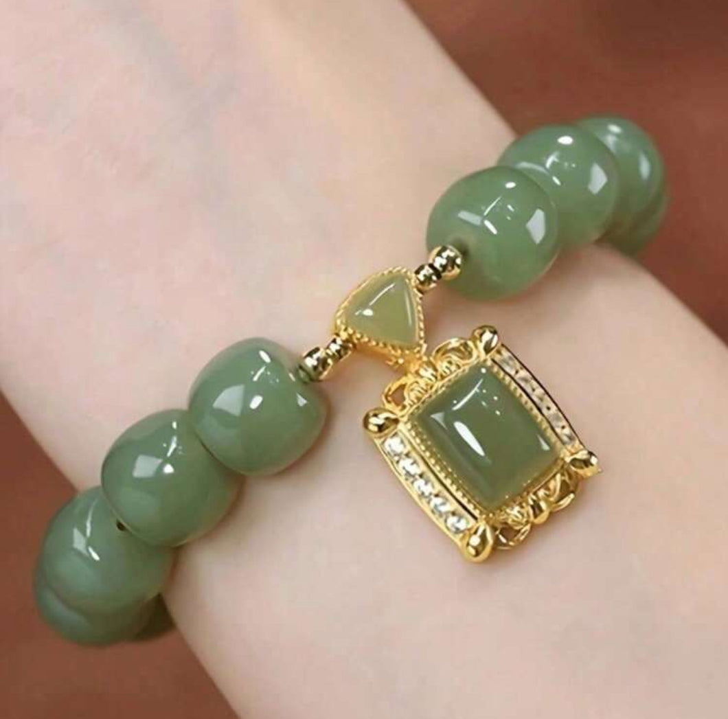 Jade beaded bracelet